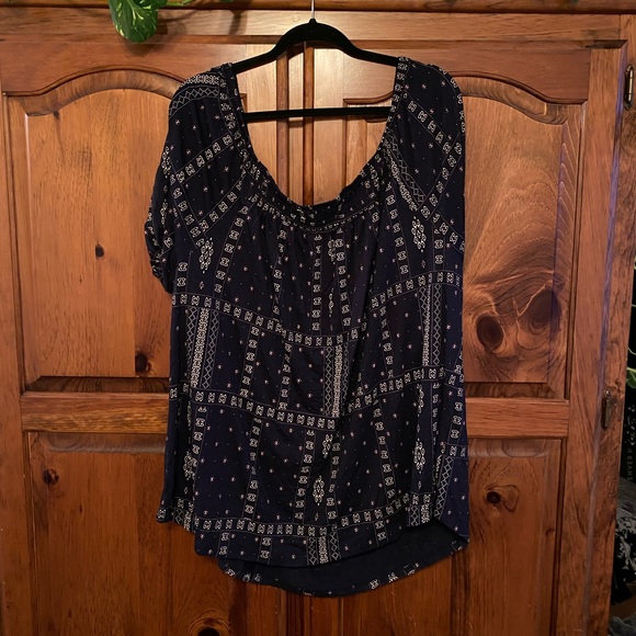 Maurices Casual Top with patterning, navy blue shirt - Picture 1 of 4